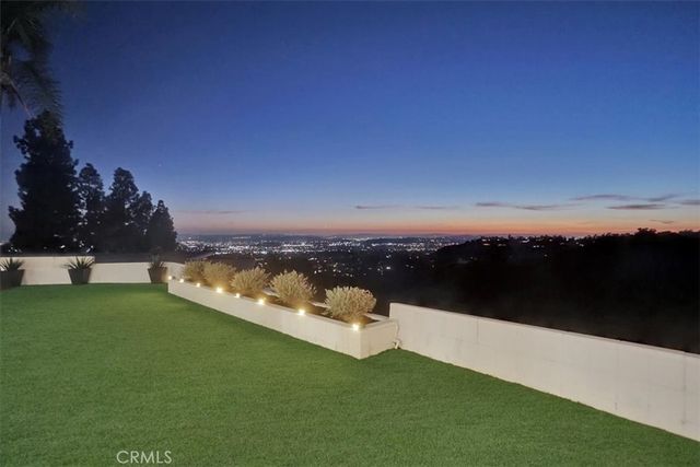 2717 N Mountain Avenue, Claremont, CA 91711