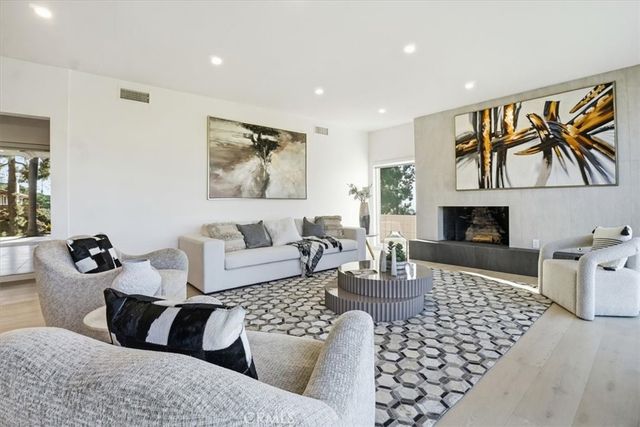 2717 N Mountain Avenue, Claremont, CA 91711