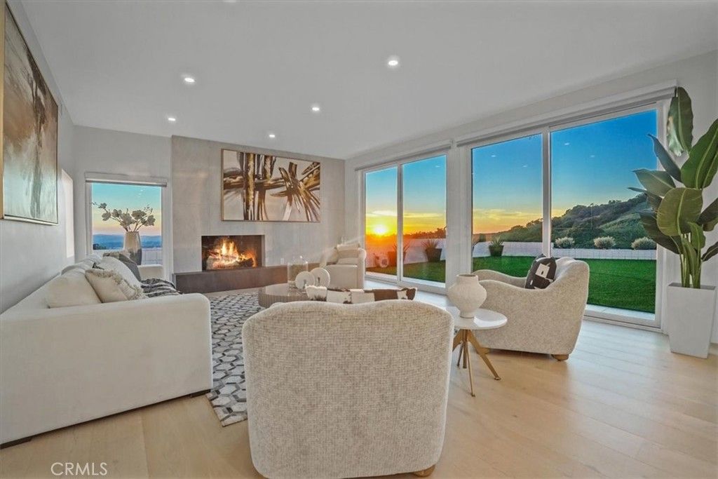 2717 N Mountain Avenue, Claremont, CA 91711