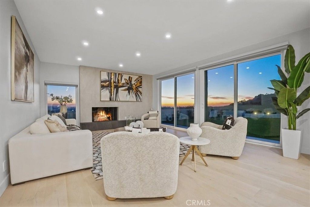 2717 N Mountain Avenue, Claremont, CA 91711