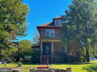 121 RALEIGH ST SE, Washington, DC 20032