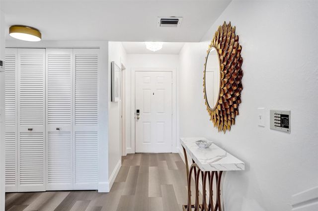 270 Captains Walk 310, Delray Beach, FL 33483