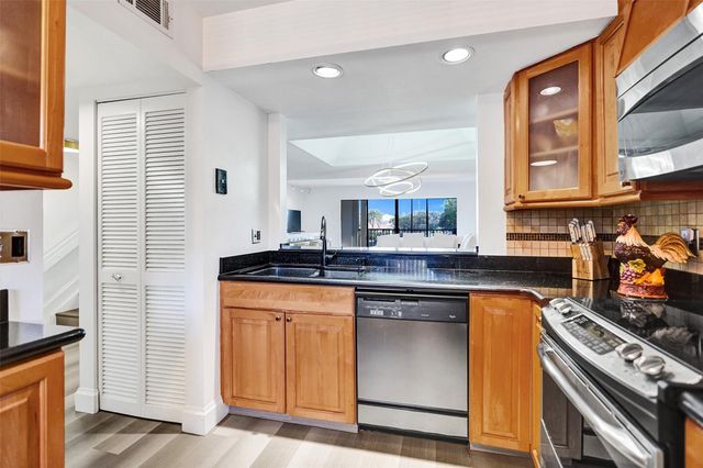 270 Captains Walk 310, Delray Beach, FL 33483