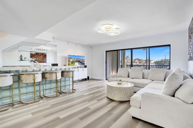 270 Captains Walk 310, Delray Beach, FL 33483