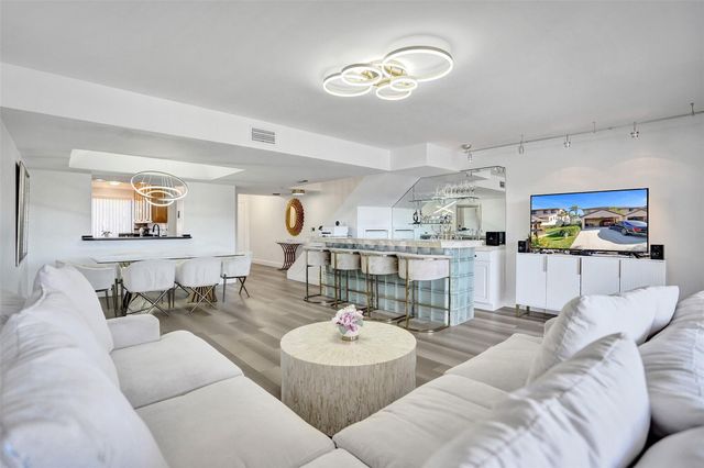 270 Captains Walk 310, Delray Beach, FL 33483