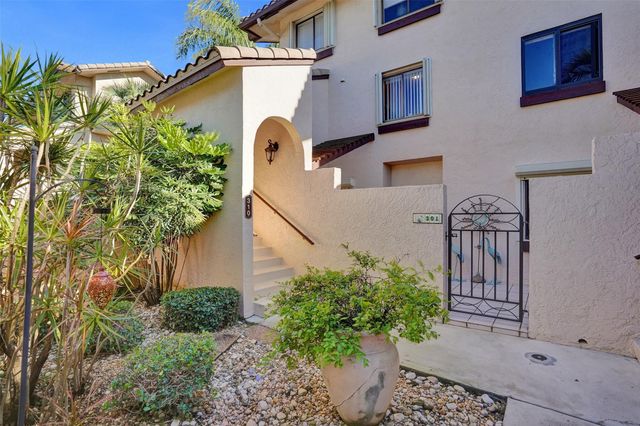 270 Captains Walk 310, Delray Beach, FL 33483