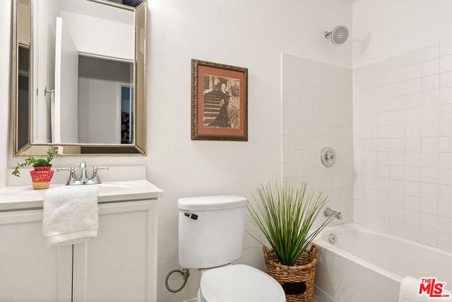 4014 Baywood Street, Los Angeles, CA 90039