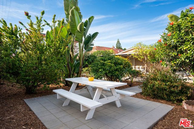 4014 Baywood Street, Los Angeles, CA 90039