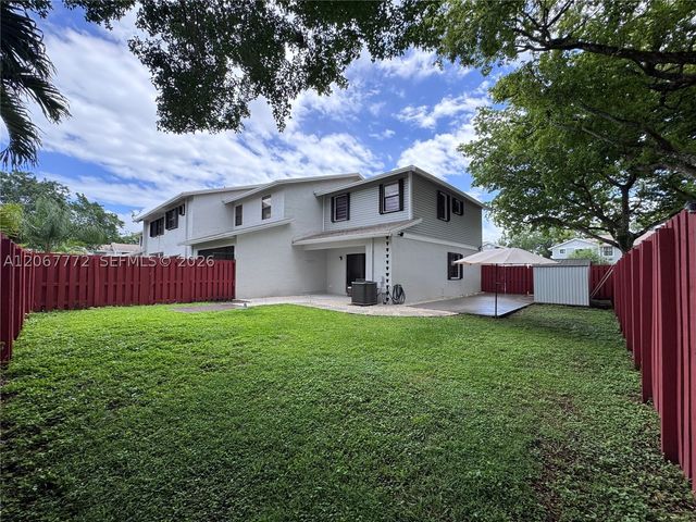 10651 NW 1st St 10651, Pembroke Pines, FL 33026