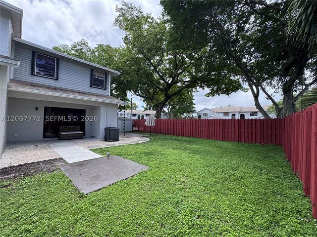 10651 NW 1st St 10651, Pembroke Pines, FL 33026