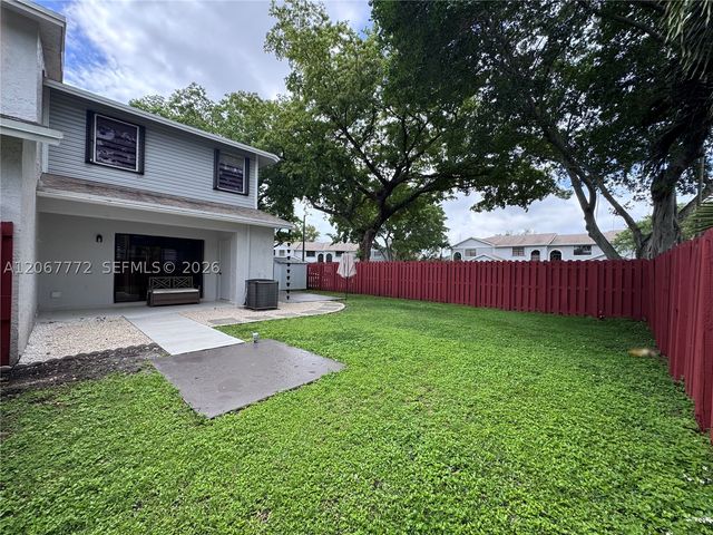 10651 NW 1st St 10651, Pembroke Pines, FL 33026