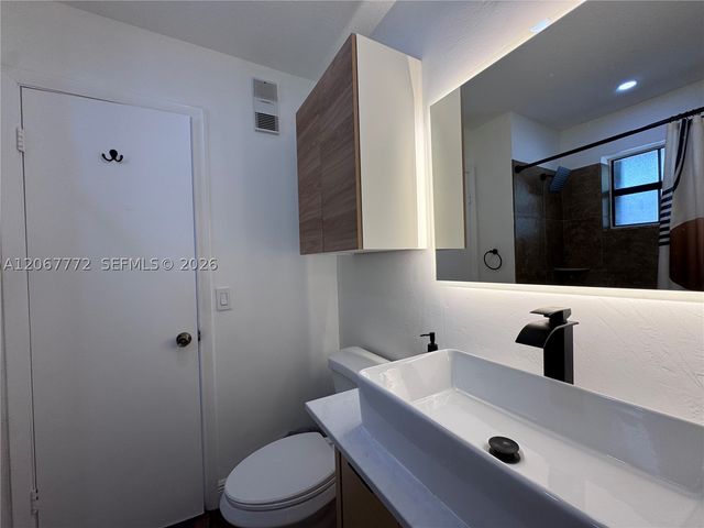 10651 NW 1st St 10651, Pembroke Pines, FL 33026