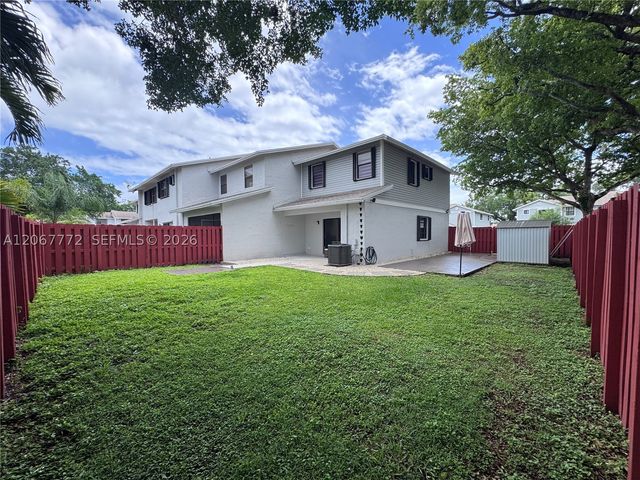 10651 NW 1st St 10651, Pembroke Pines, FL 33026