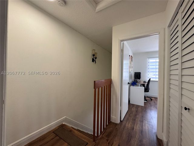10651 NW 1st St 10651, Pembroke Pines, FL 33026