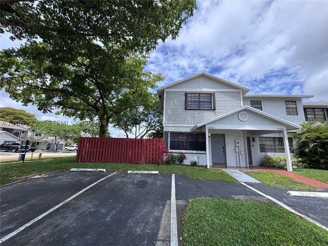 10651 NW 1st St 10651, Pembroke Pines, FL 33026