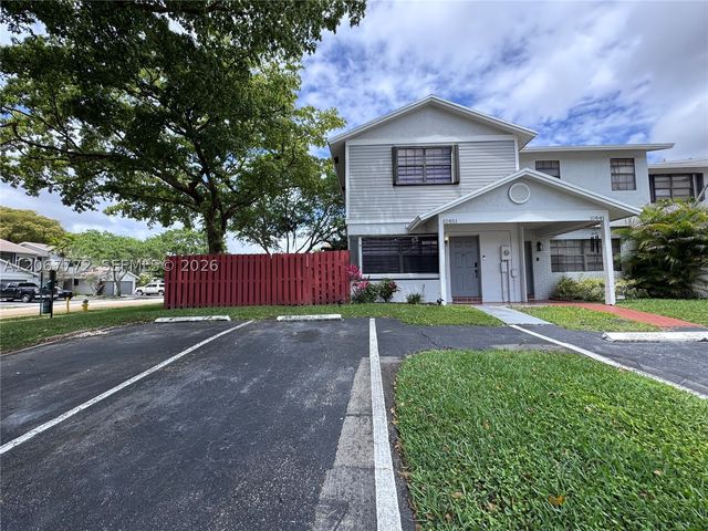 10651 NW 1st St 10651, Pembroke Pines, FL 33026