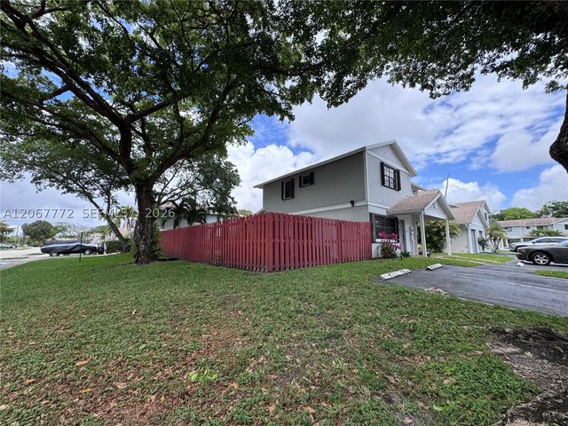 10651 NW 1st St 10651, Pembroke Pines, FL 33026