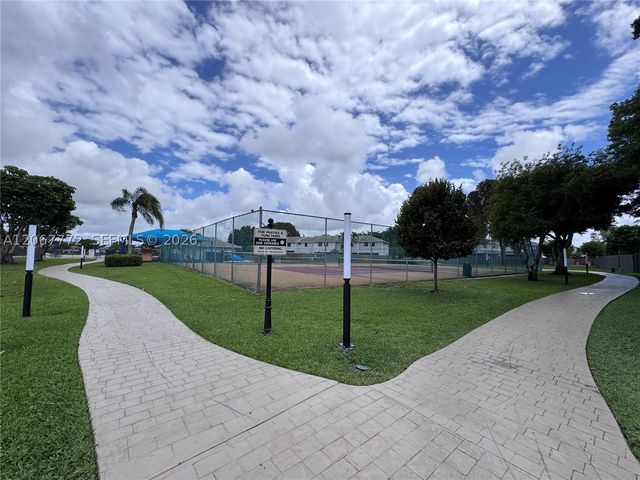 10651 NW 1st St 10651, Pembroke Pines, FL 33026