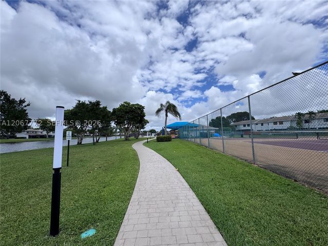 10651 NW 1st St 10651, Pembroke Pines, FL 33026