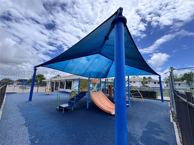 10651 NW 1st St 10651, Pembroke Pines, FL 33026