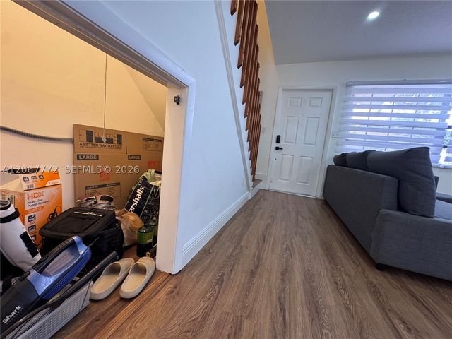 10651 NW 1st St 10651, Pembroke Pines, FL 33026