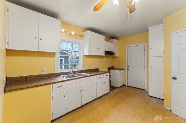 216 E Beechwood Avenue, Dayton, OH 45405