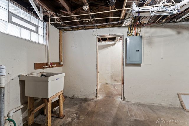 216 E Beechwood Avenue, Dayton, OH 45405