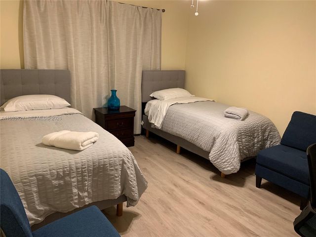 2221 NW 196th Ter 2221, Miami Gardens, FL 33056