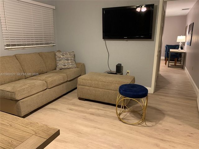 2221 NW 196th Ter 2221, Miami Gardens, FL 33056