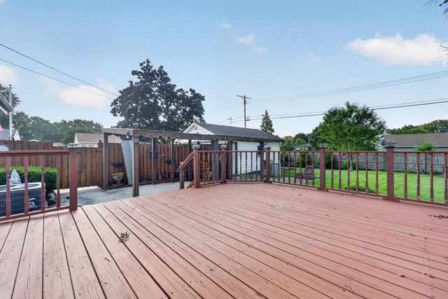 2501 Pinehurst AVENUE, Racine, WI 53403