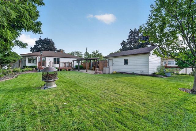 2501 Pinehurst AVENUE, Racine, WI 53403