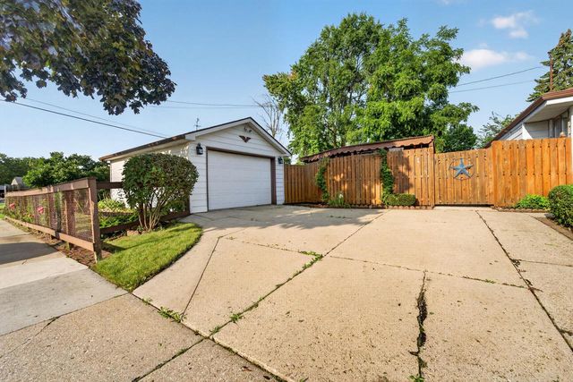 2501 Pinehurst AVENUE, Racine, WI 53403