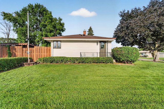 2501 Pinehurst AVENUE, Racine, WI 53403