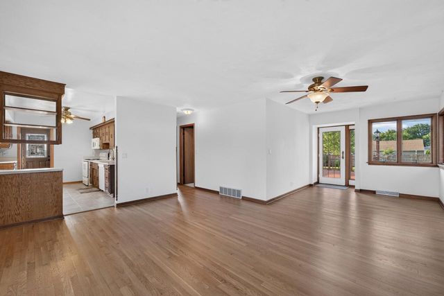 2501 Pinehurst AVENUE, Racine, WI 53403