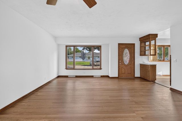 2501 Pinehurst AVENUE, Racine, WI 53403
