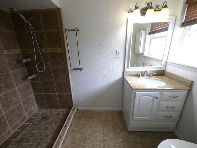 5018 Ash Court, Dickinson, TX 77539