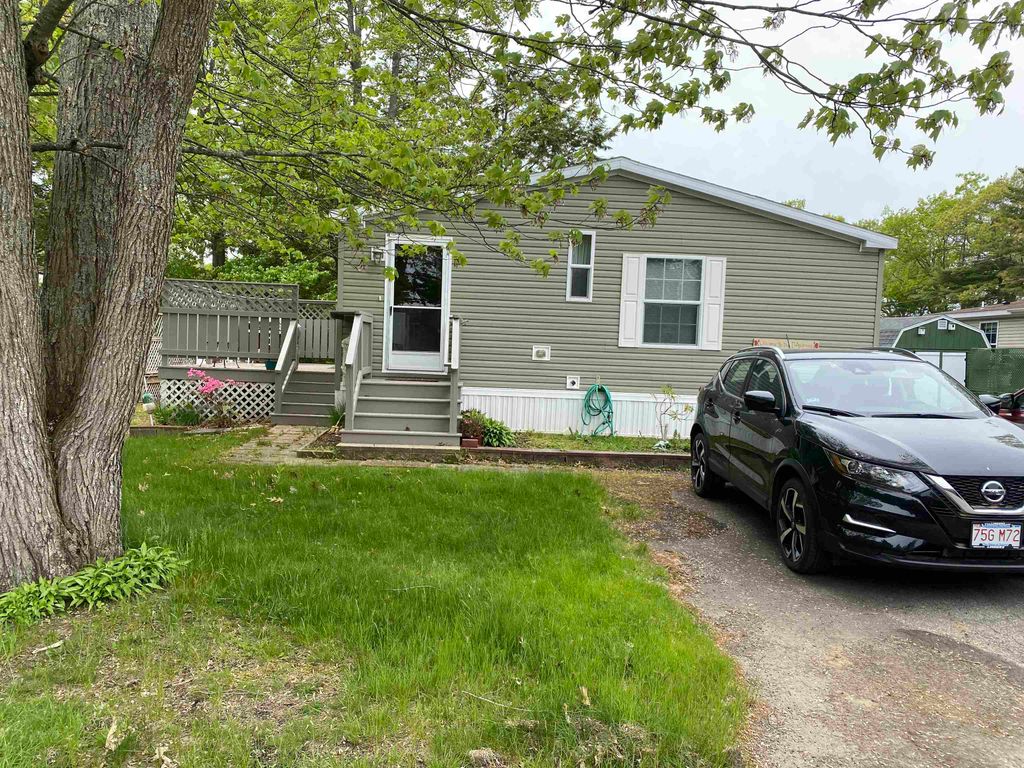 20 Spruce Court, Seabrook, NH 03874