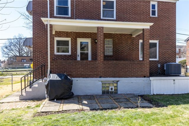 2902 Center St, Ingram, PA 15205