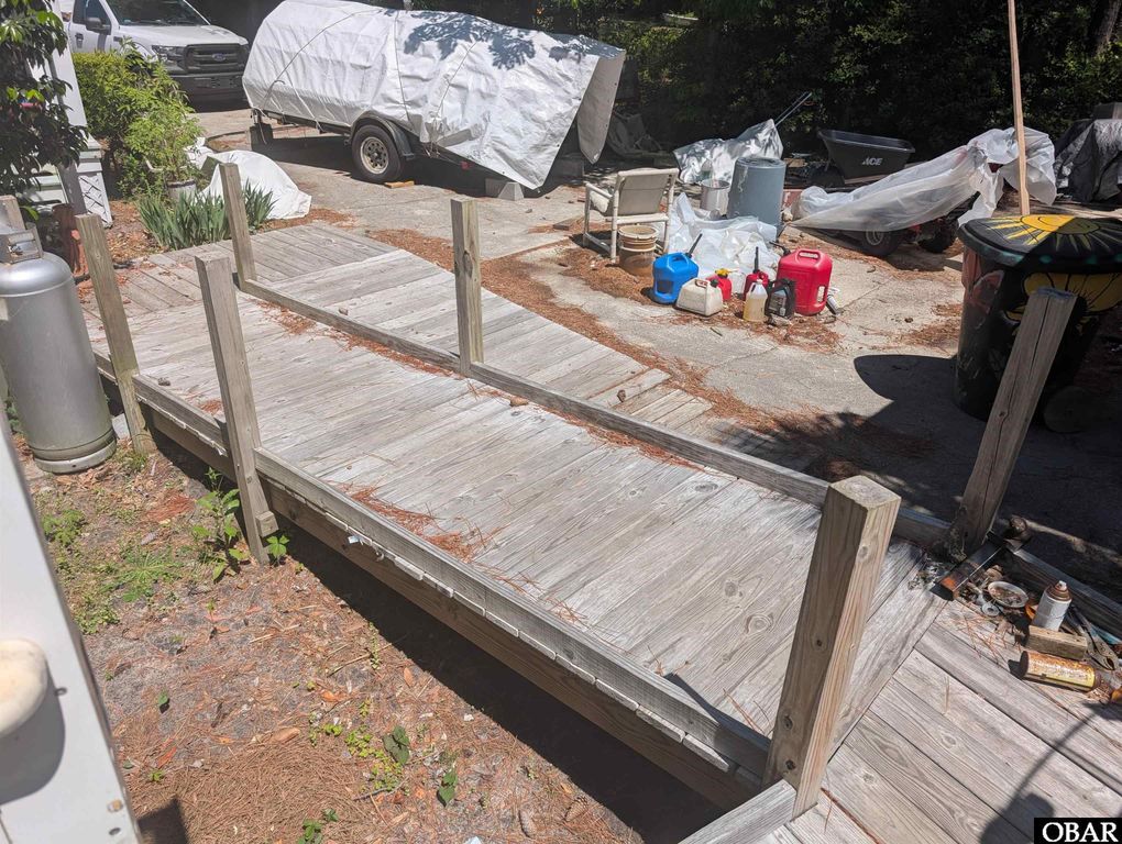 Image 7 of property listing at 115 Stratton Lane Lot 5, Manteo, NC 27954