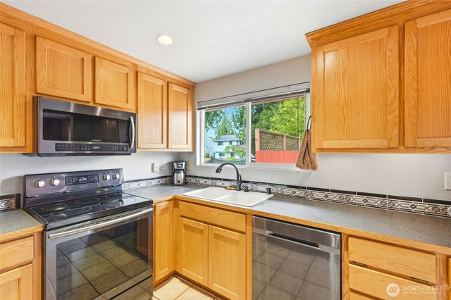 6113 95th Place NE, Marysville, WA 98270
