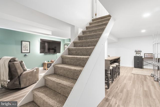 2402 ELM CIR, Lansdale, PA 19446