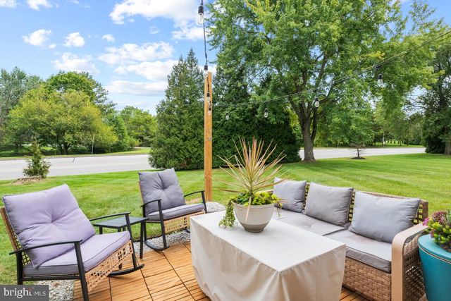 2402 ELM CIR, Lansdale, PA 19446