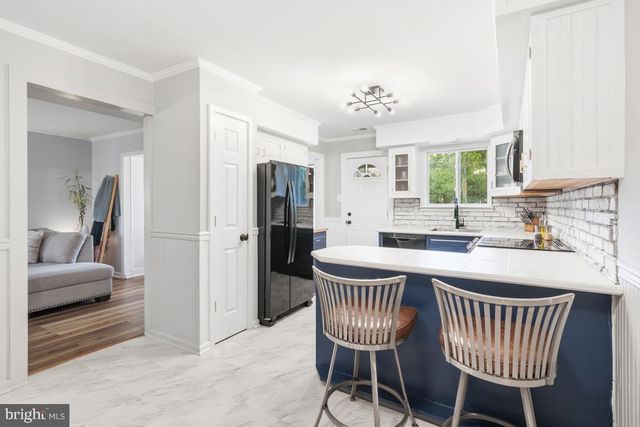 2402 ELM CIR, Lansdale, PA 19446