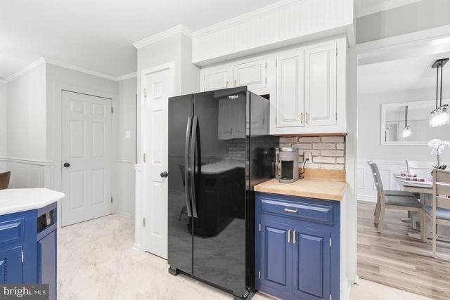 2402 ELM CIR, Lansdale, PA 19446