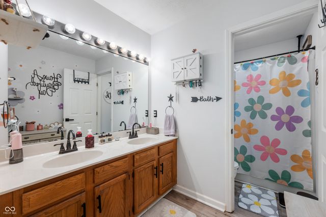 4909 W Prairiewood Drive, Muncie, IN 47304