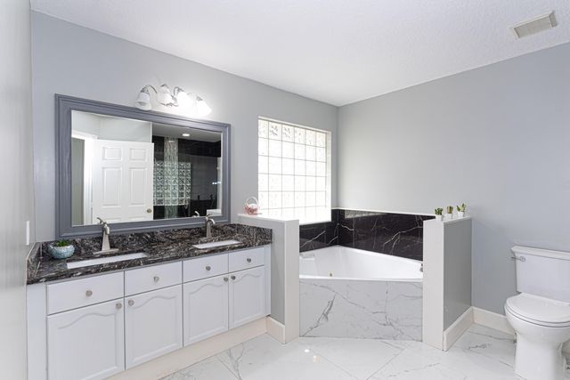 17566 71st Lane N, Loxahatchee, FL 33470