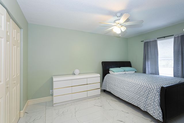 17566 71st Lane N, Loxahatchee, FL 33470