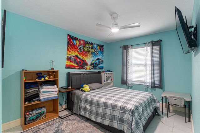 17566 71st Lane N, Loxahatchee, FL 33470