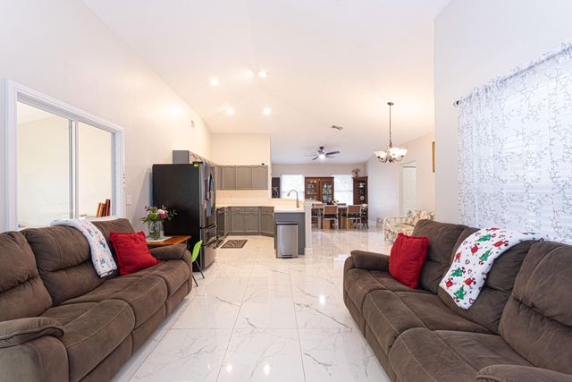 17566 71st Lane N, Loxahatchee, FL 33470