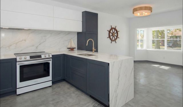 217 W Main Street, Lake Zurich, IL 60047